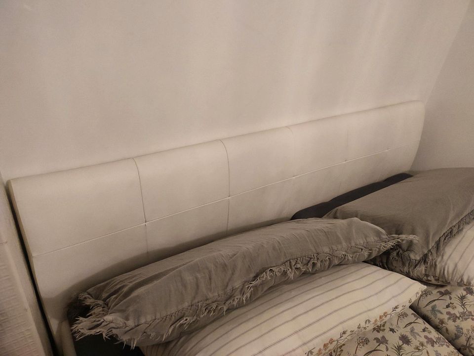 MUSS SCHNELL WEG!!! Doppelbett Leder weiß 180x200 ohne Matratzen in Ludwigsburg
