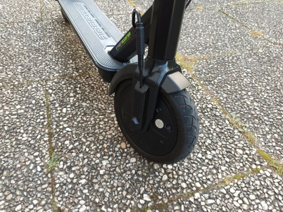 E-Scooter „Streetbooster One“ - Guter Zustand - Sofort fahrbereit in Bensheim