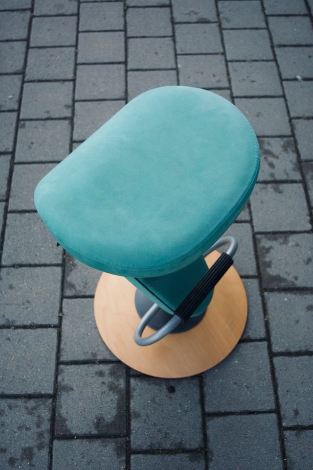 2 Peel Stühle mit Fußhocker von Varier/ Stokke in Mannheim