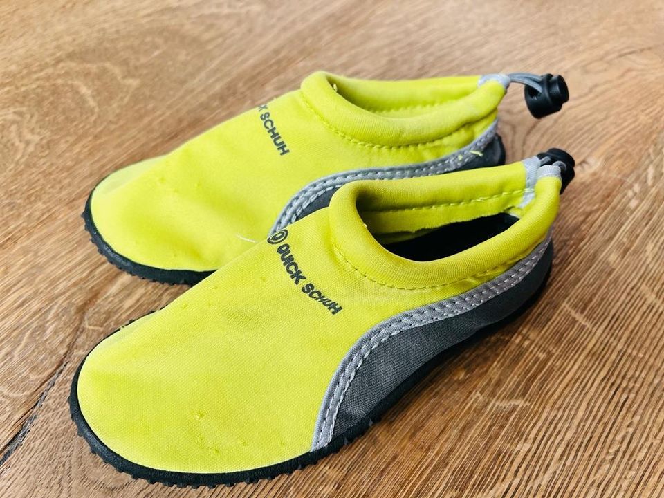 Schwimmschuhe Badeschuhe Gr.26 in Mitterskirchen