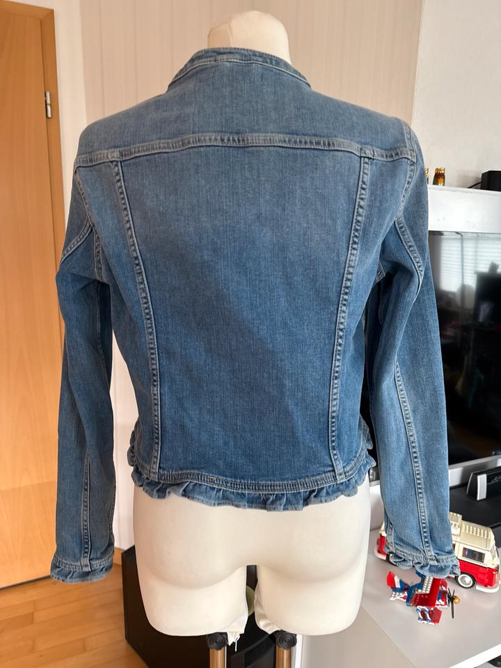 Jeansjacke kurz mit Rüschen s‘ Oliver Black Label blau Gr. 44 in Denkte