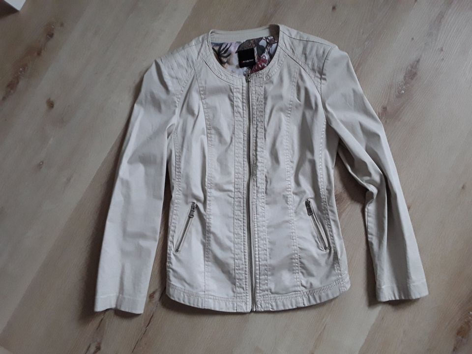 Blazer, Jacke, Gr. 40 , creme, chic in Essen