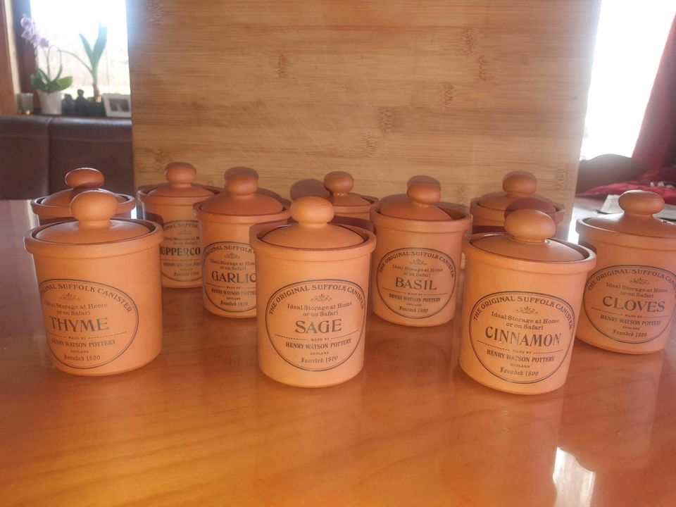 10 x The Original Suffolk Canister aus Henry Watsons Pottery in Morsbach