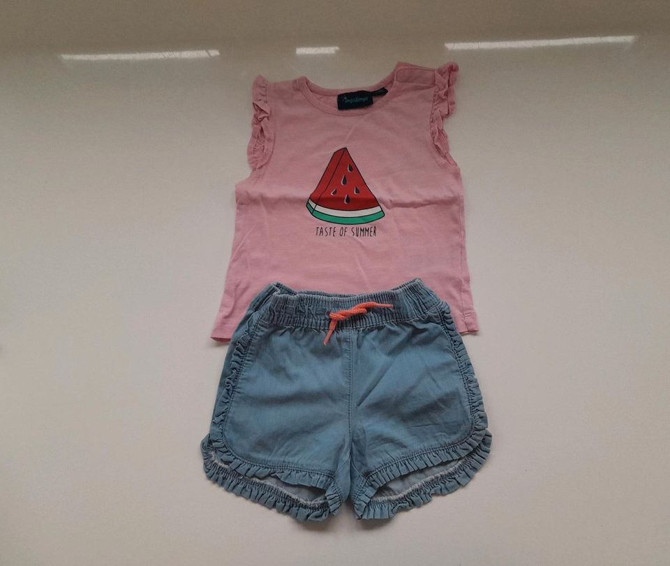 Set T-Shirt + Shorts Gr. 74/80 in Bösingen