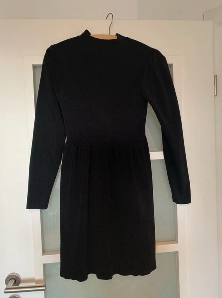 Kleid Zara S top Zustand in Würselen