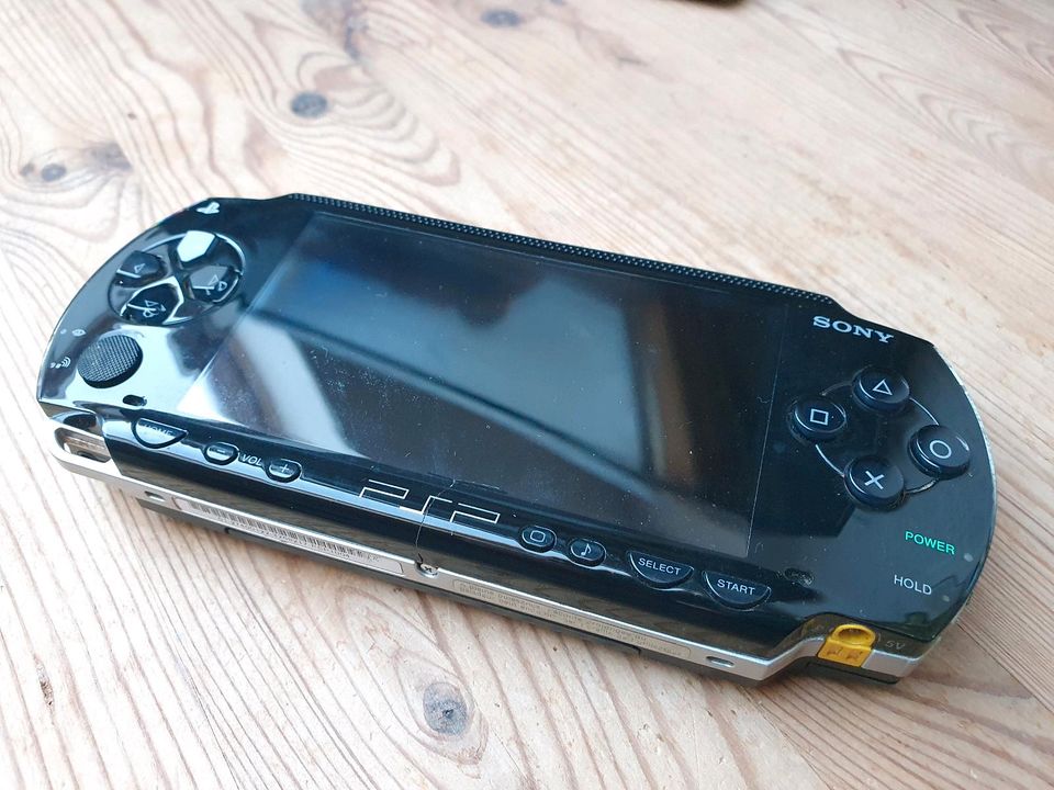 Playstation PSP mit Zubehör in Gräfenhainichen