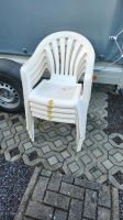 4 weiße Kunststoffstühle ungeputzt  für  10 Euro Sachsen - Krostitz Vorschau