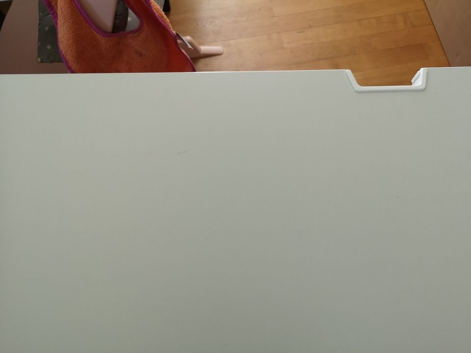 Schreibtisch Steelcase weiß 120 x 60 x 70 Höhenverstellbar Büro in Fahrenzhausen