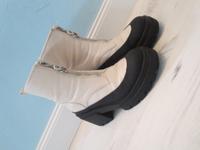 Boots Plateau Gr.39 beige schwarz Catwalk Vahr - Neue Vahr Südost Vorschau