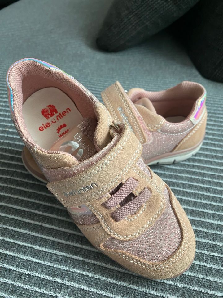 Elefanten Schuhe Mädchen rosa/beige 29 in Celle