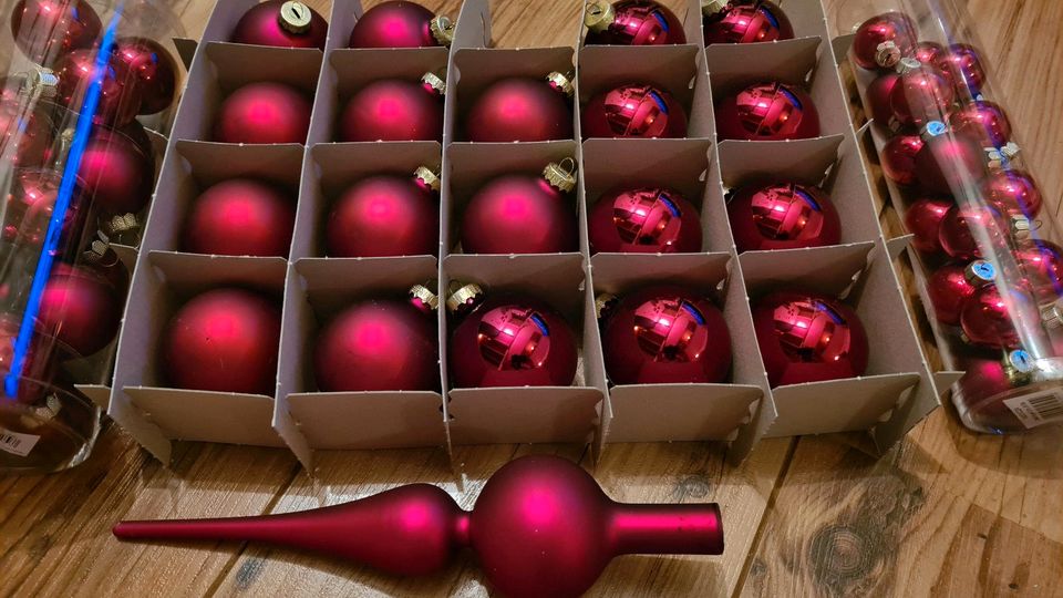 Weihnachtskugeln aus Glas - rot - Set Kugeln + Spitze in Penzlin