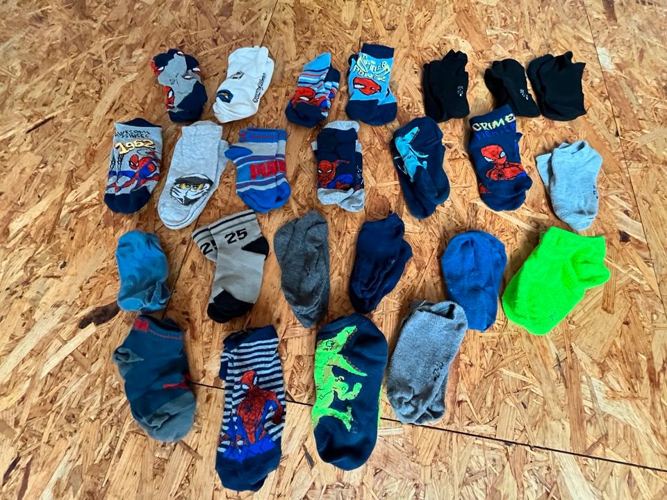 24 paar Sneaker Socken 27-30 in Radolfzell am Bodensee