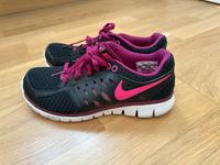 Schöne, selten getragene Sneaker der Marke Nike Nürnberg (Mittelfr) - Oststadt Vorschau
