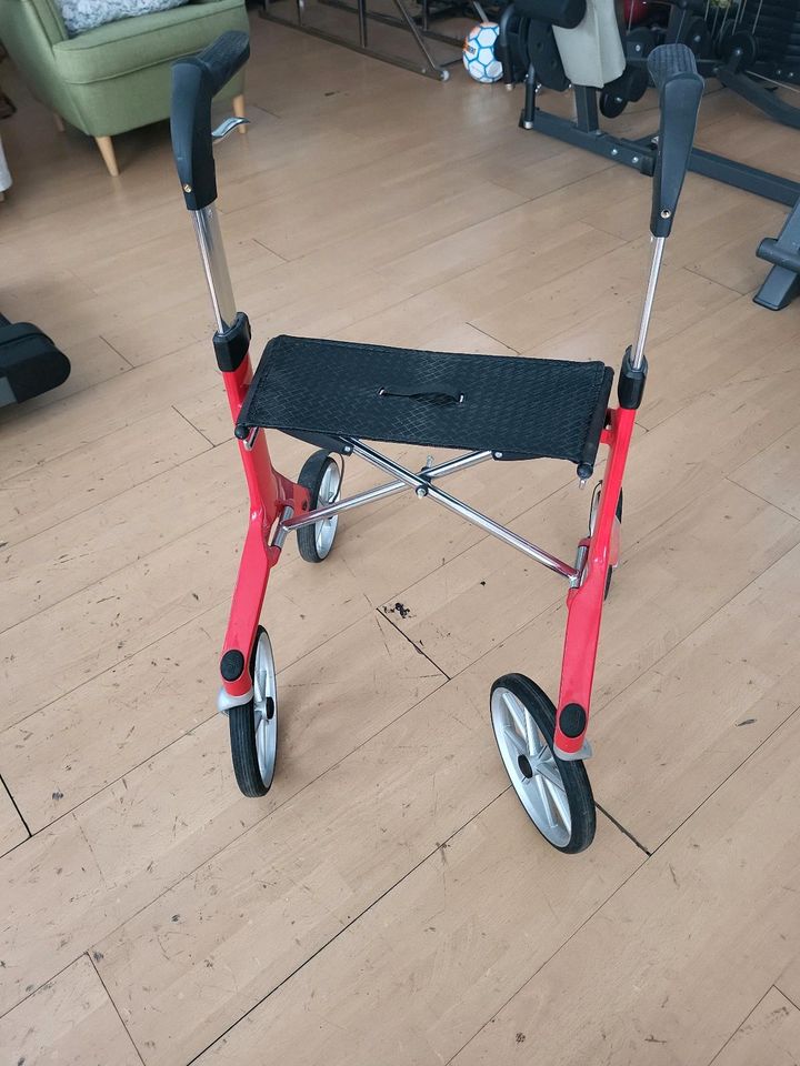 Rollator in rot von TRUST in Rheurdt