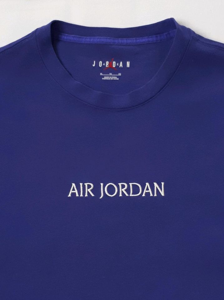 AIR JORDAN Woodmark Tee T-Shirt XXL Lila Wie Neu! in Grevesmuehlen