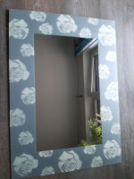 Spiegel mit Rosenmuster 50x70 cm Nordrhein-Westfalen - Kleve Vorschau