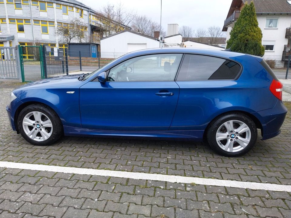 BMW 118 Baureihe 1 Lim. 118d Neu TÜV in Cölbe