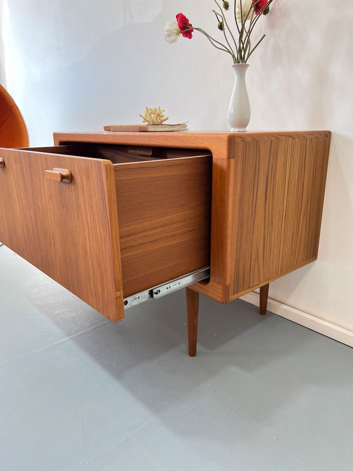 Teak Kommode Dyrlund Dänisch Mid Century Schrank 60er Sideboard in Hamburg