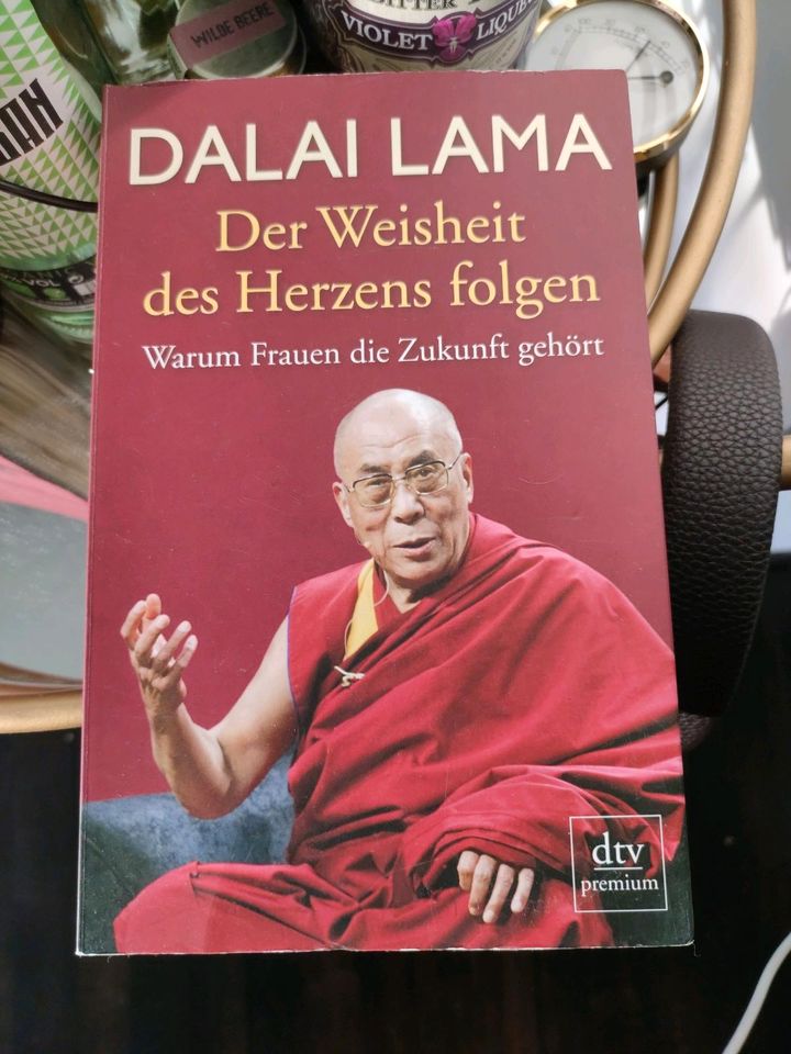 Buch "Der Weisheit des Herzens folgen" in Hamburg