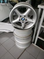 BMW original Alufelgen E36 17 Zoll 7.5J 5x120 ET41 1182732 Baden-Württemberg - Sachsenheim Vorschau