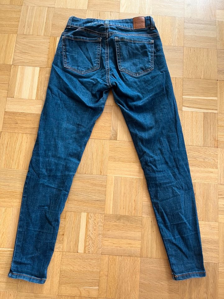 Bershka Jeans 152/158 Größe 34 in Schöneck