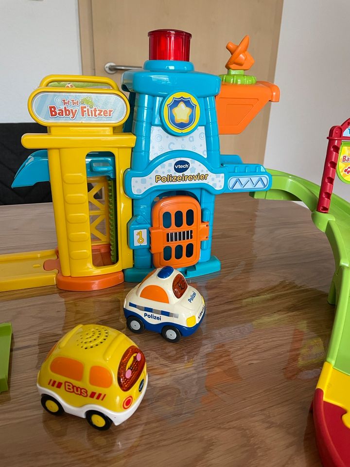 Vtech Tut Tut Baby Flitzer - Spielset Parkhaus Polizeirevier in Höxter