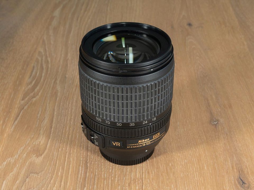 Nikon D7100 + Objekt. 18-105 + Batteriegriff + 2 Akku + 2SD + ... in Korschenbroich