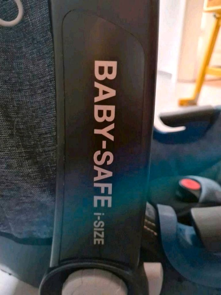 Babyschale BABY-SAFE 2 i-SIZE mit Basisstation von Britax Römer in Leipzig