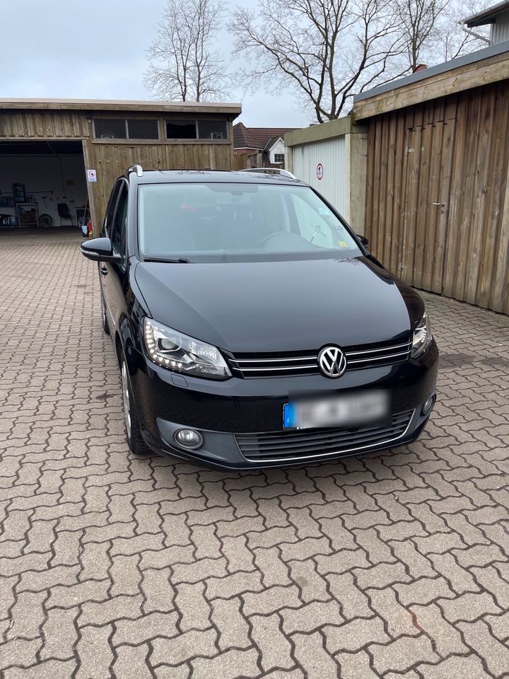 VW Touran schwarz metallic 1.2 TSI Highline TÜV NEU in Norderstedt