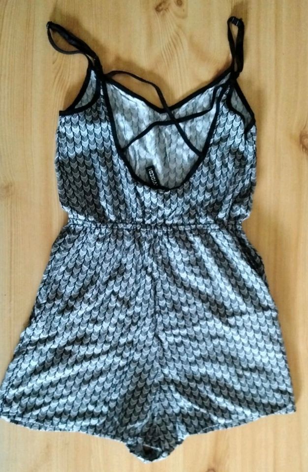 Damen Mädchen Sommer Jumpsuits Romper Gr.34 3 Stück in Passau