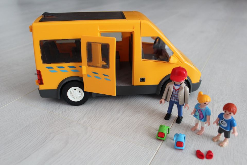 6866 Playmobil City Life gelber Schulbus in Teutschenthal