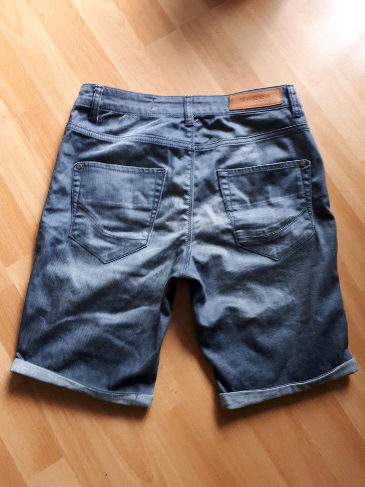 Levi's 501 Herren kurze Jeans Hose Größe W30 in Ahlen