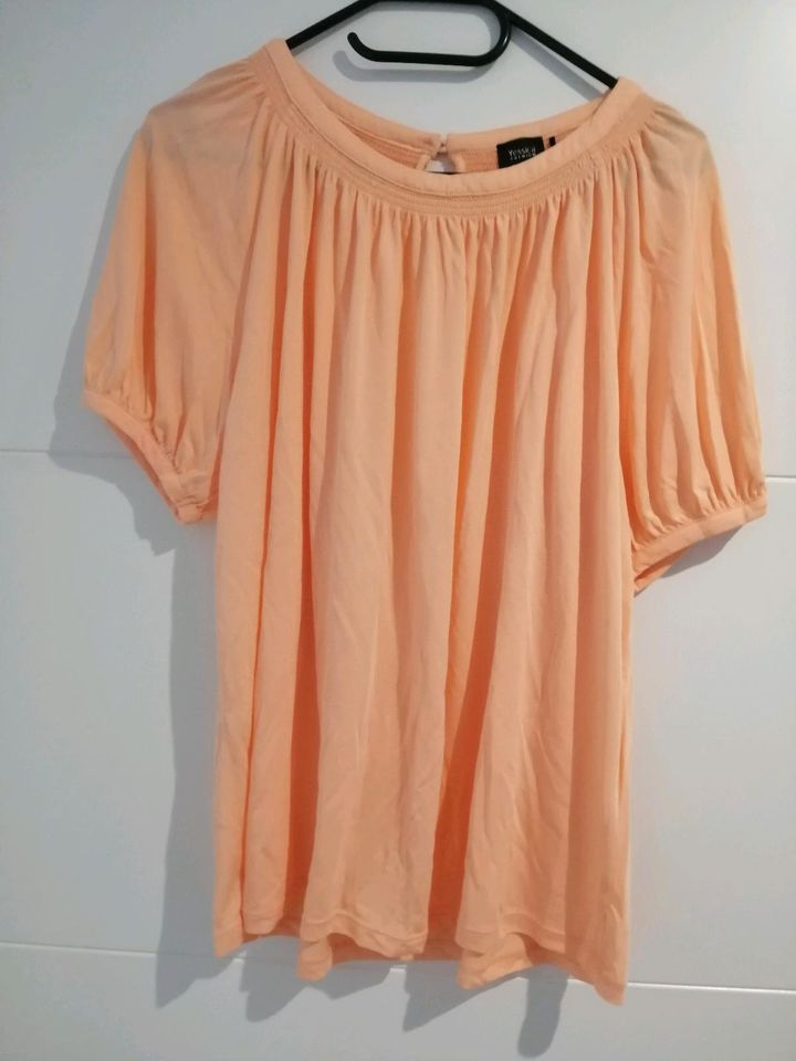 Umstandsmode Bluse/ Shirt Aprikose Größe 40 Yessica C&A in Obersulm