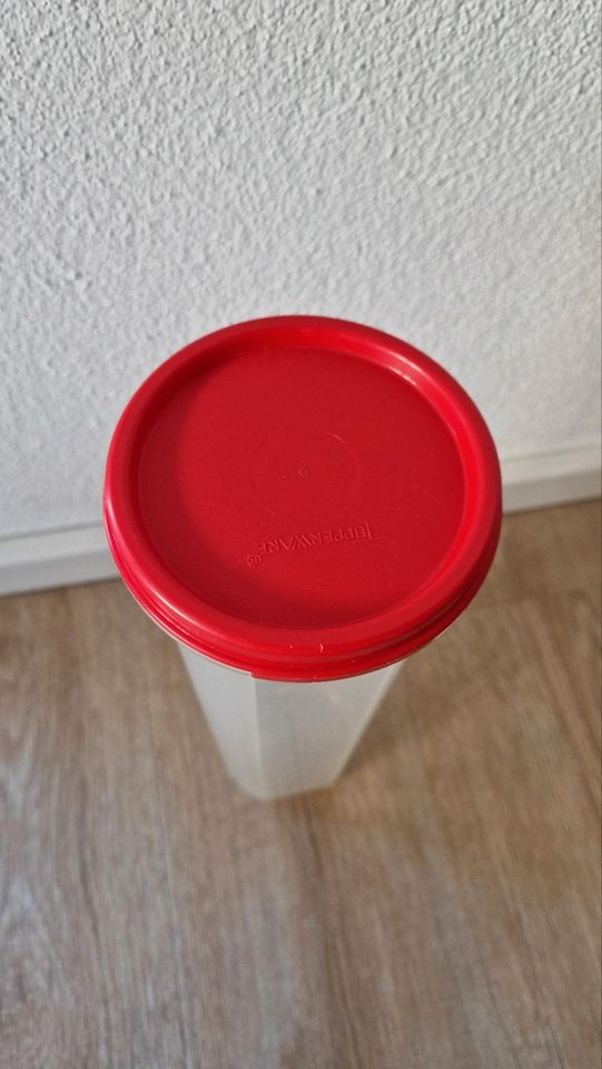 TUPPERWARE NEU Eidgenosse Circular rund 1,1l Rot Vorratsdose in Penzing