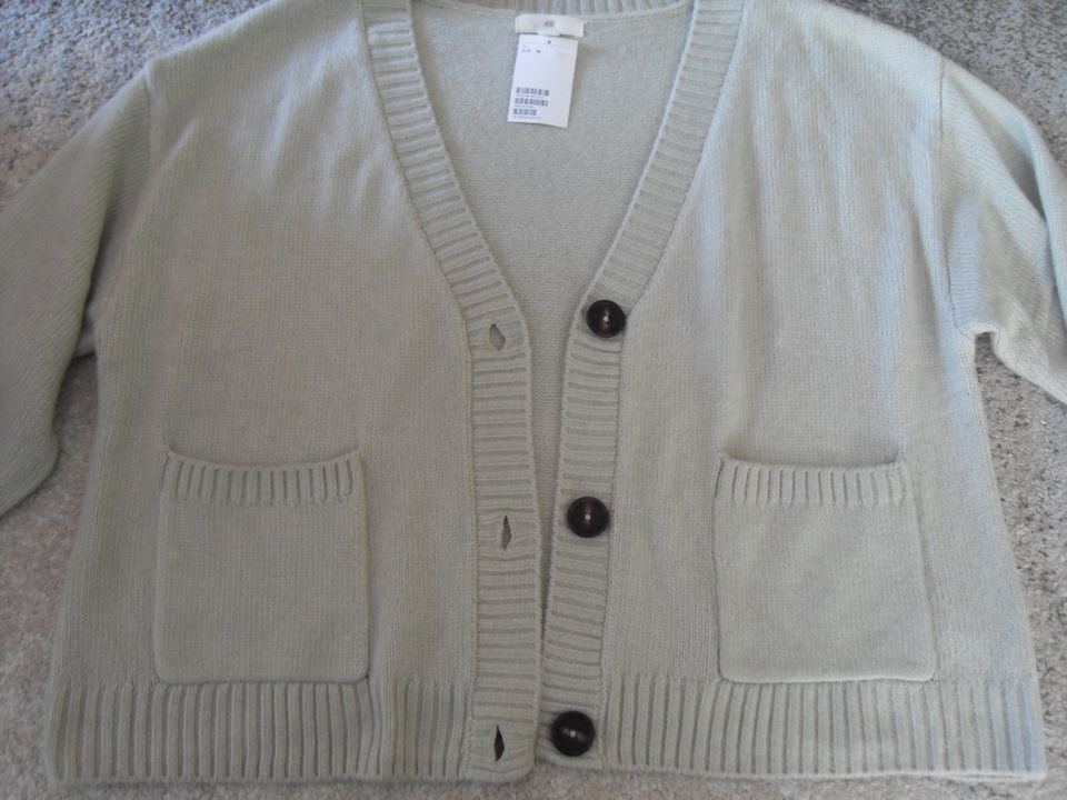 Damen Strickjacke H & M, Cardigan, Gr. XL, hell beige in Essen -  Essen-Katernberg | eBay Kleinanzeigen ist jetzt Kleinanzeigen