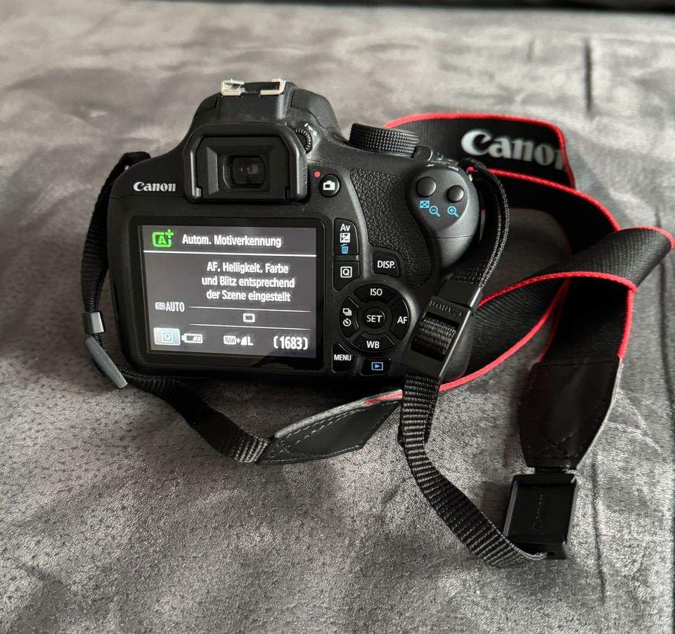 Canon EOS 1200D SLR Digitalkamera mit diversem Zubehör in Ahaus