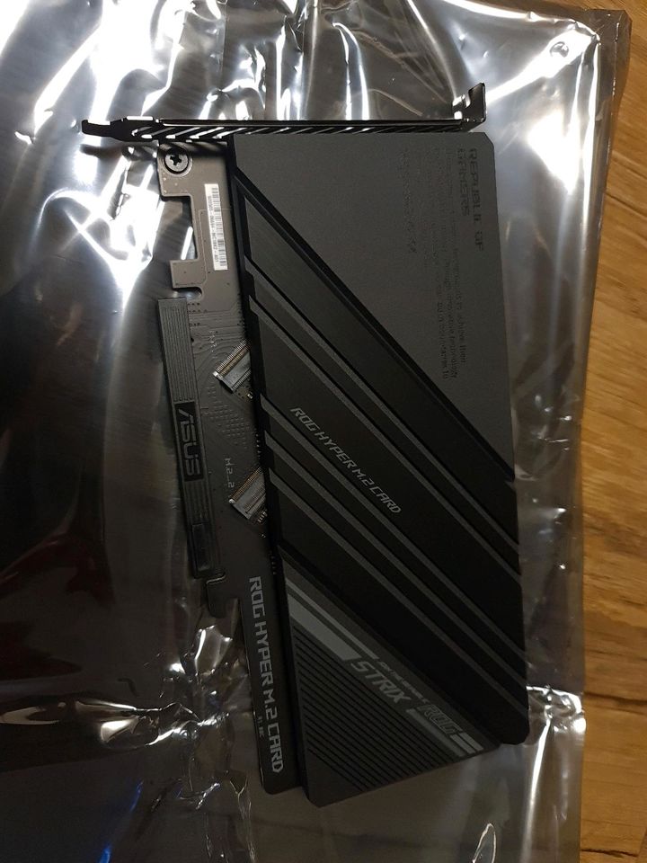 ASUS ROG Hyper M.2 Card in Mönchengladbach