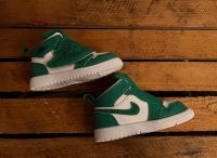 Sky Jordan 1 „Lucky Green“ Gr. 22 Baby Schuh Kiel - Mitte Vorschau