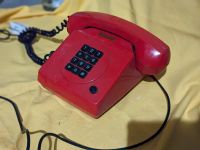 altes Telefon, rot , Schnuranschluss, DDR Baden-Württemberg - Ettlingen Vorschau