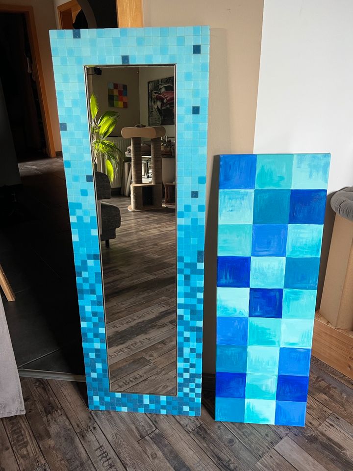 Spiegel Mesnali von IKEA mit blauem Mosaikrahmen in Hünxe