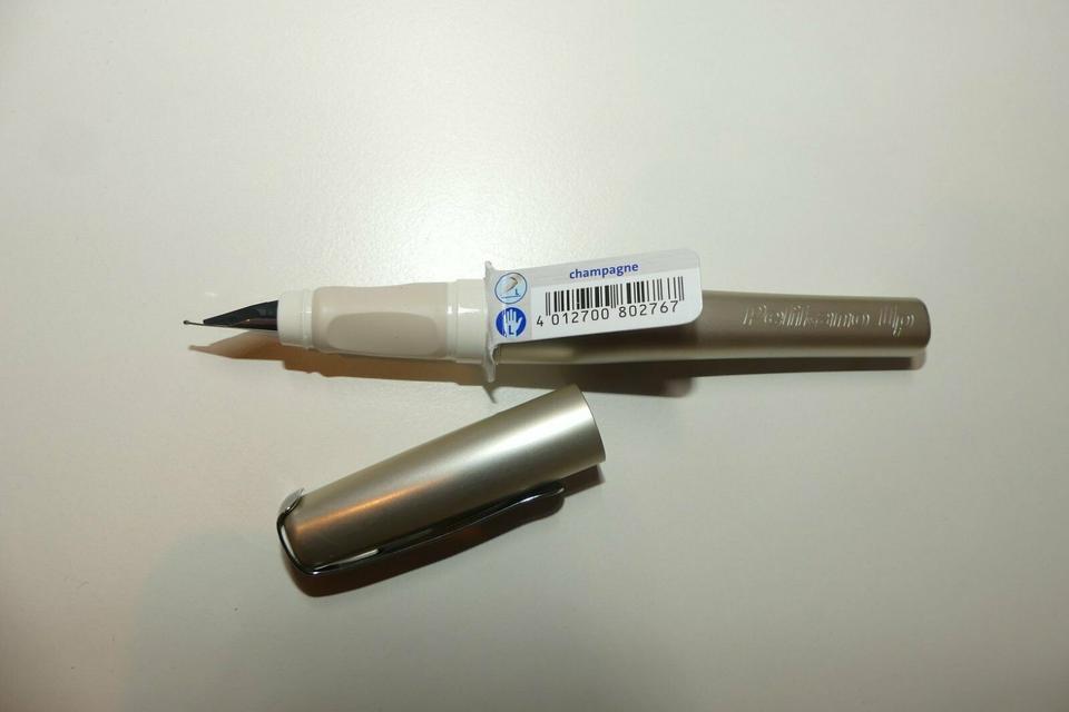 Pelikano Up Füller champagner Feder M für Linkshänder | NEU in Delmenhorst