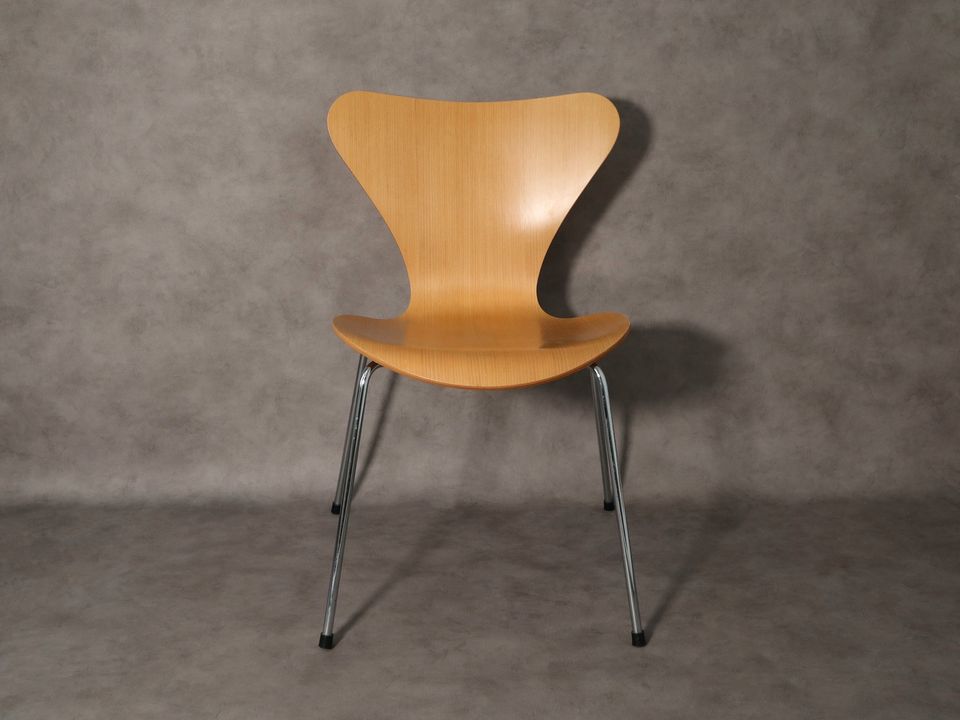 1/4 Fritz Hansen Serie 7 Arne Jacobsen 1994 Designerstuhl Natur in Wuppertal