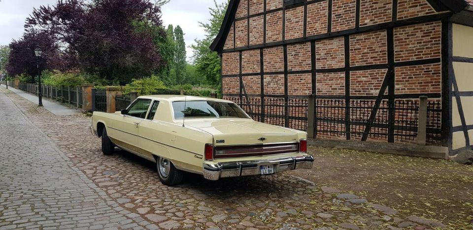 Lincoln Continental Town Coupé 1976 in Rietberg