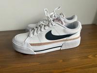 Nike Legacy Lift Gr. 39, wie Neu! Altona - Hamburg Osdorf Vorschau