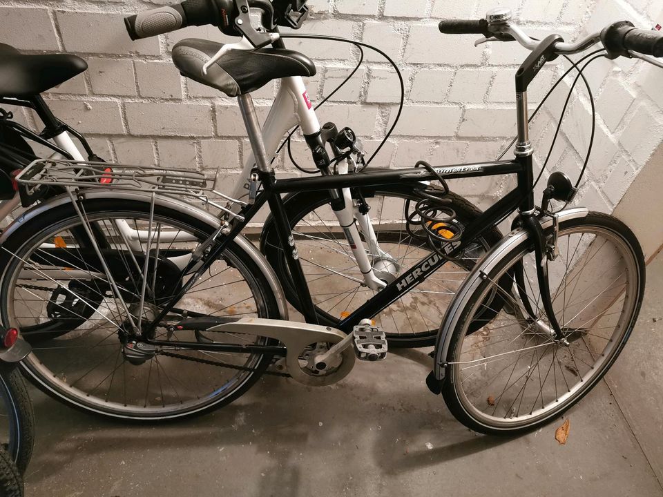 Hercules Herrenfahrrad 28 Zoll, schwarz in Hamburg