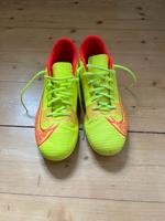 Nike Fußballschuh, Gr.43, guter Zustand Sachsen - Marienberg Vorschau