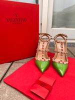 100% ORIGINAL VALENTINO GARAVANI ROCKSTUD PUMPS GRÜN Gr. 38 NEU München - Altstadt-Lehel Vorschau