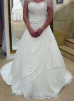 Brautkleid mit Bolerojäckchen Baden-Württemberg - Öhringen Vorschau