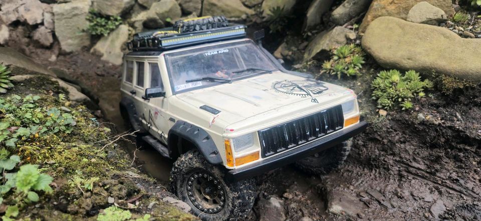 Axial scx10.2 Cherokee RC Crawler (kein mst,rc4wd, BoomRacing) in Werl