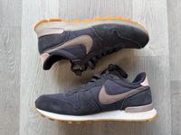 Nike Sneaker Wildleder Gr. 38 Niedersachsen - Harsefeld Vorschau